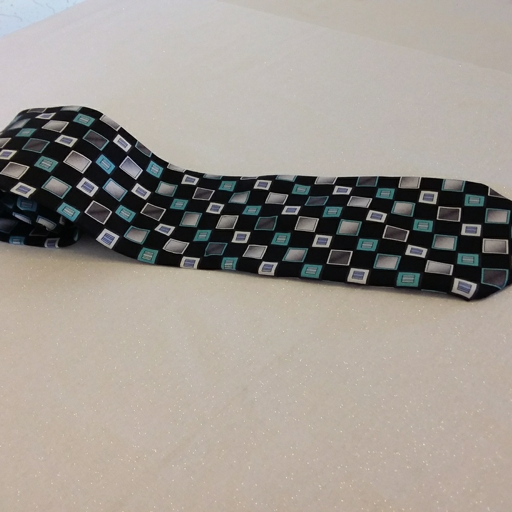 Croft and Barrow Men's 100% Silk Classic Tie